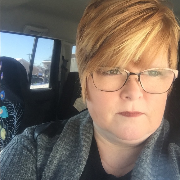 Meet your Posher, Tracy - Picture 1 of 1